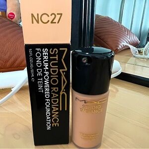 MAC STUDIO RADIANCE SERUM-POWERED™ FOUNDATION